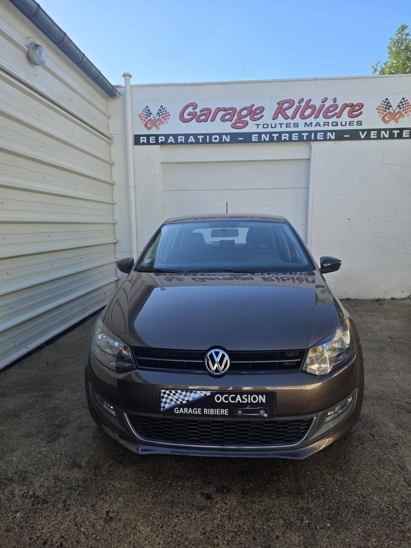 VOLKSWAGEN POLO